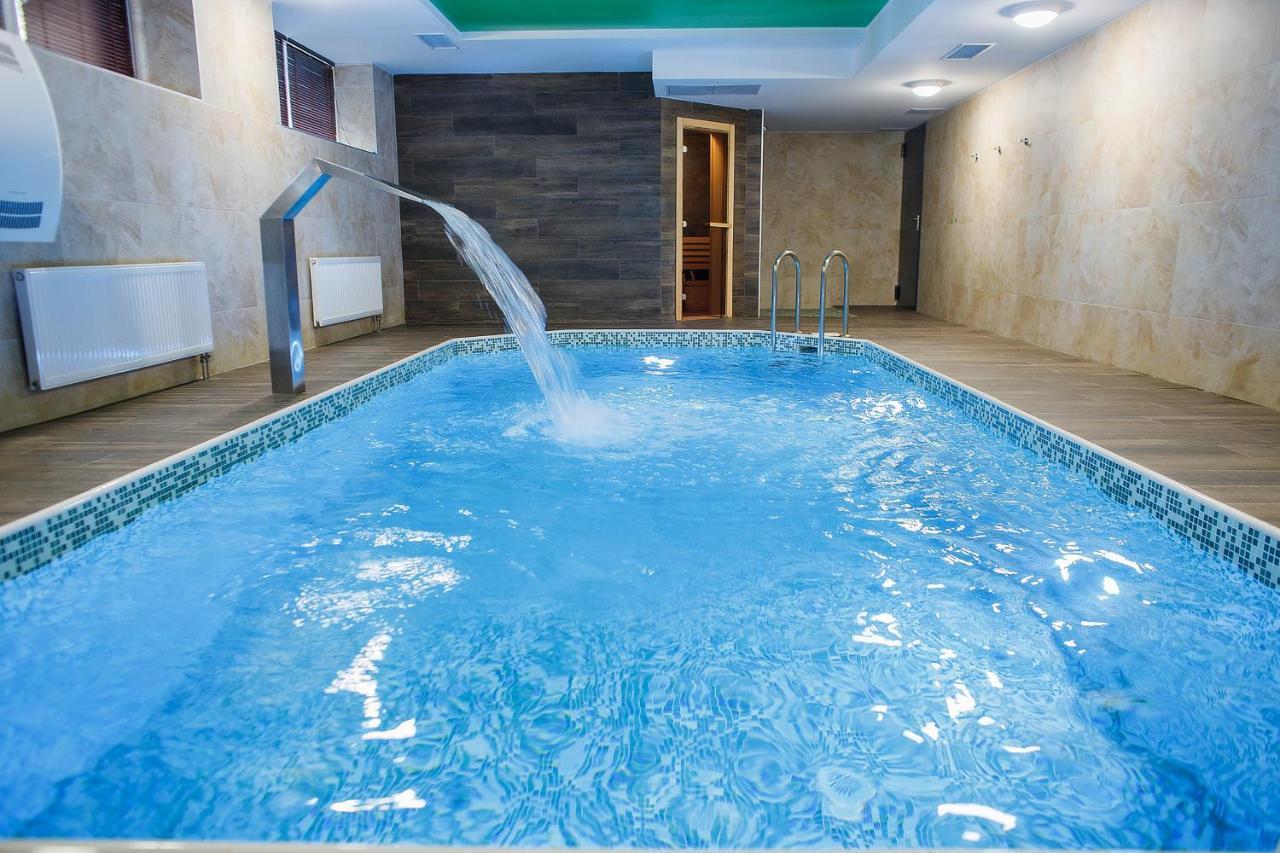 Olimpiyskiy Hotel Minsk Exterior photo